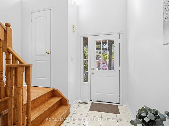 4th image of 106 Heartleaf Cres