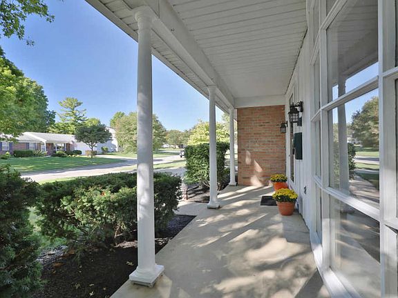 5th image of 772 Lauraland Dr S
