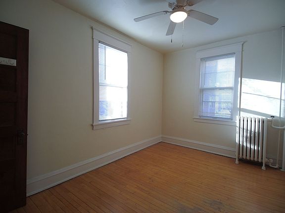 5th image of 3059 N Maryland Ave #Ce233d5a8