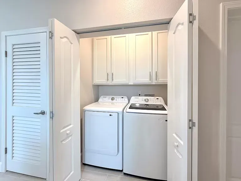 453 NE Indian River Dr — Photo 13
