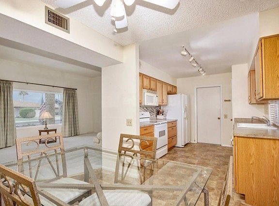 5th image of 15807 N Meadow Park Dr