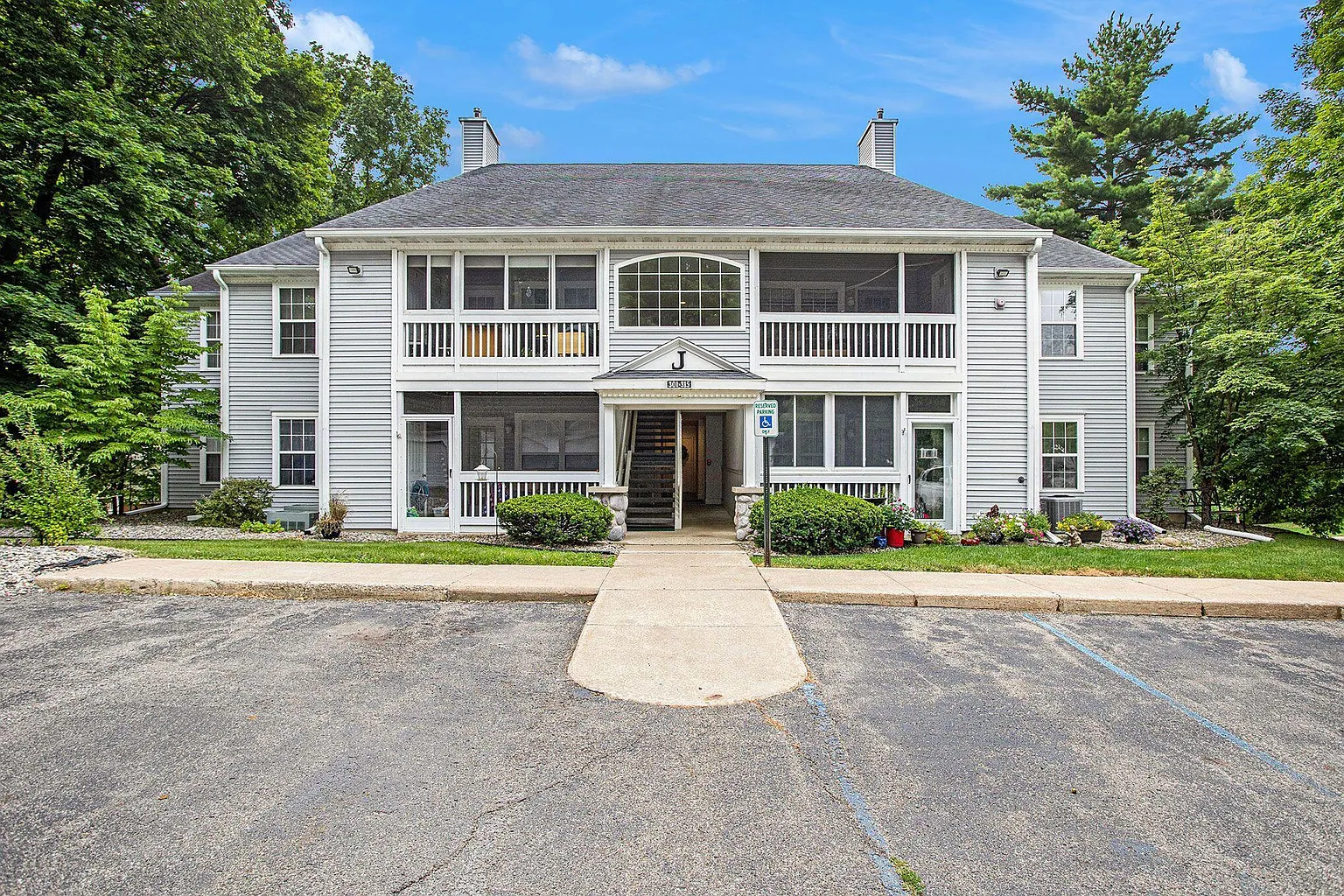 307 Boyer Ct photo 1