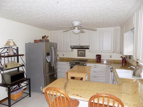 3rd image of 3703 Deepwood Dr
