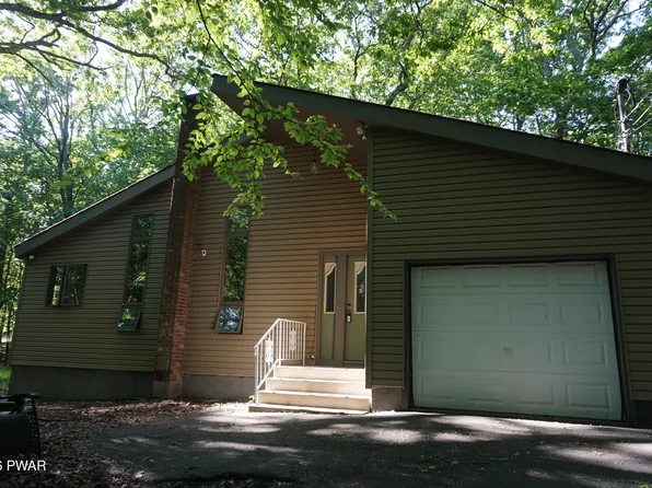 109 Eagle Ct, Bushkill, PA 18324