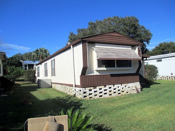 3rd image of 73 Lake Griffin Dr