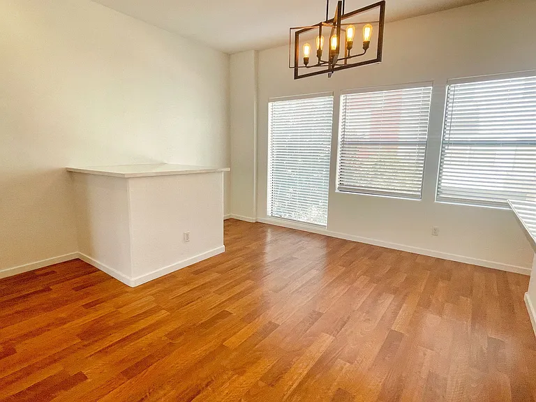 4637 E Culver St — Photo 8