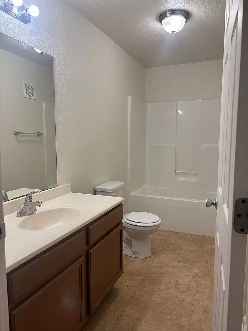 Kinway Apartments - TK — Photo 4