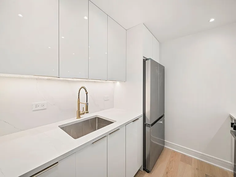 1355 N Sandburg Ter #2606D — Photo 8