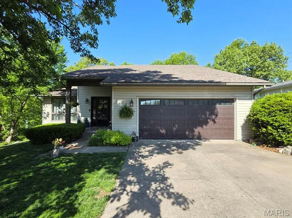 403 Constantz Dr, Canton, MO 63435