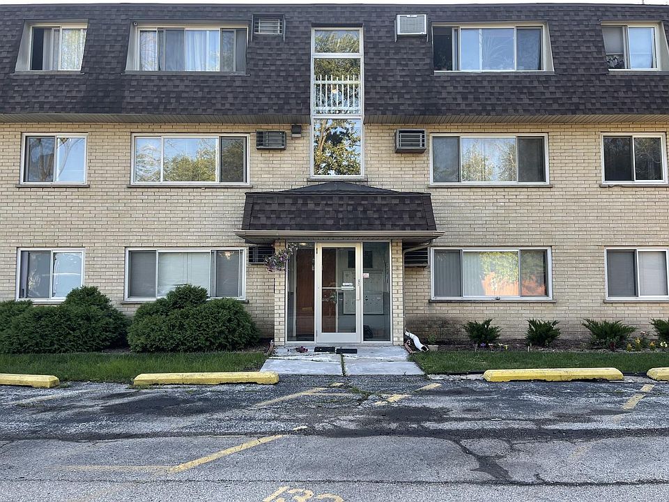 1st image of 8816 Briar Ct Unit 2C