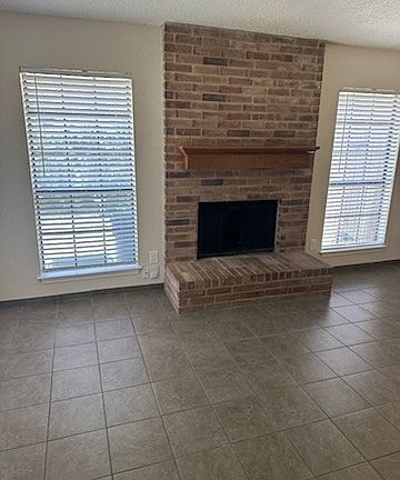 3rd image of 4109 Fossil Ridge Dr