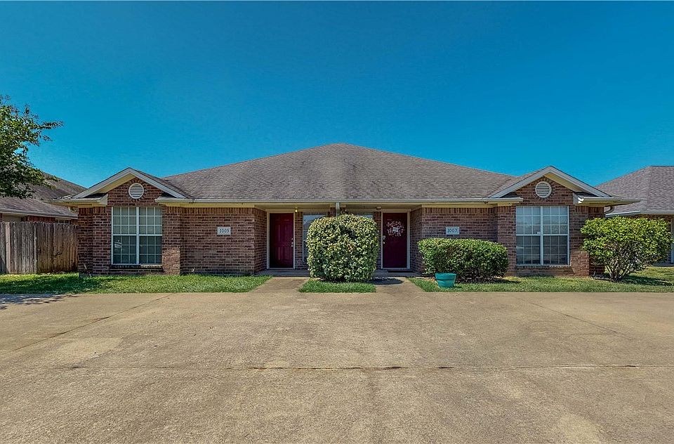 1st image of 1005 Crepe Myrtle Ct