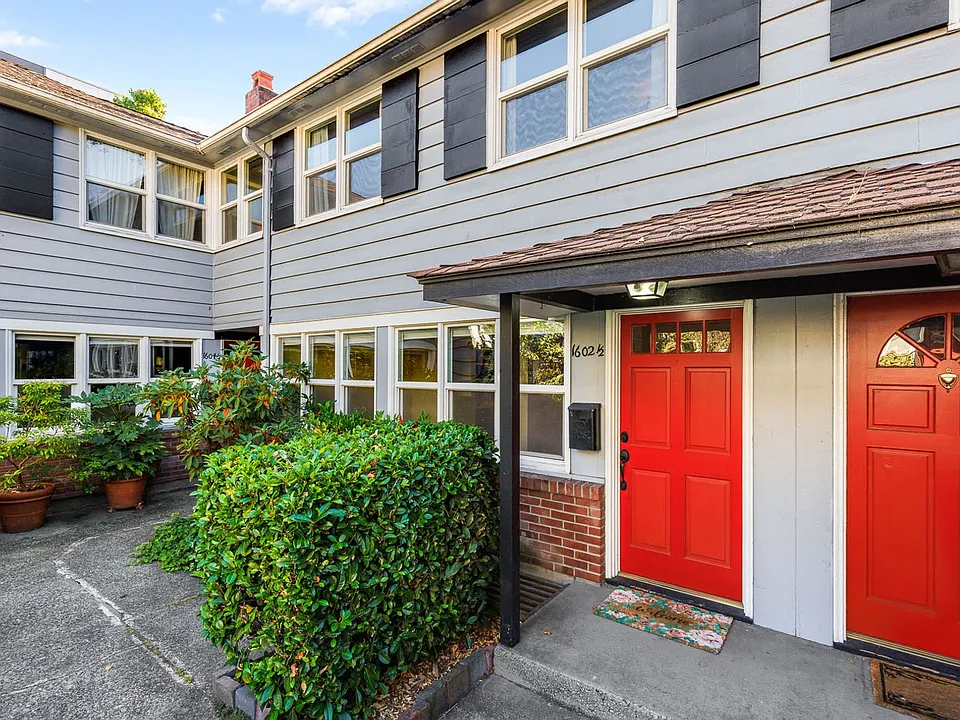 1602 1/2 15th Ave