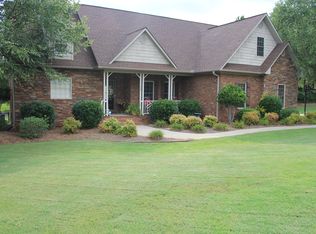 750 Tinsberry Ln, Inman, SC 29349