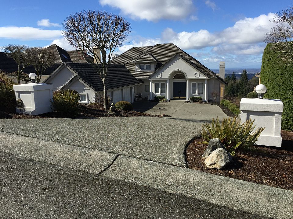 1st image of 5607 152nd Pl SE
