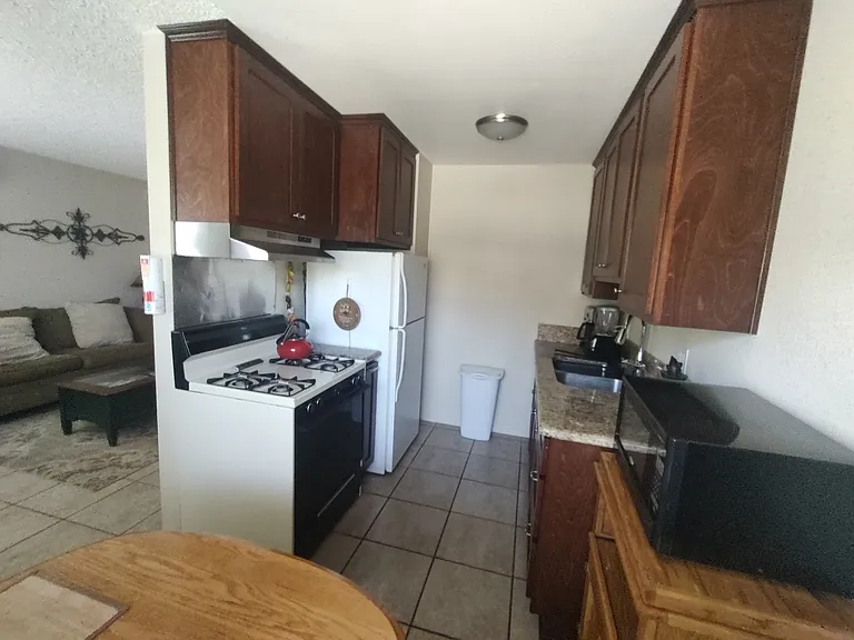 530 W Murphy St — Photo 5