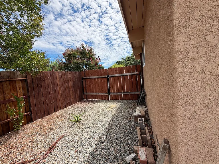 3809 Sunnyvale Ave — Photo 23
