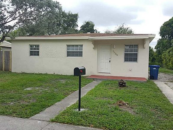 2nd image of 15761 NE 14th Ct