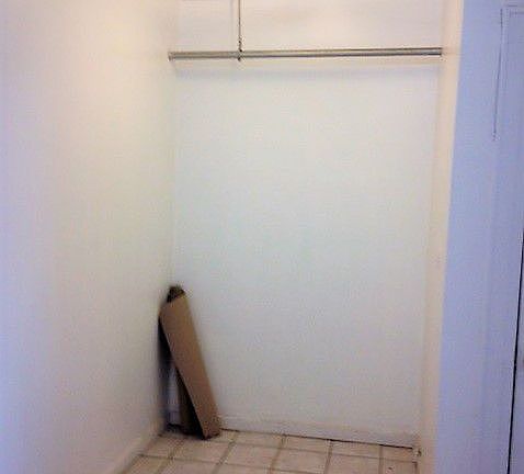 2nd image of 3044 48th St APT 1R