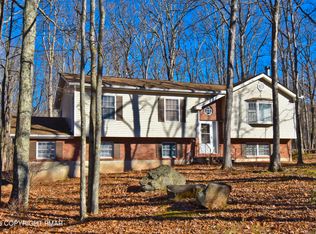 8212 Pine Grove Dr, East Stroudsburg, PA 18301