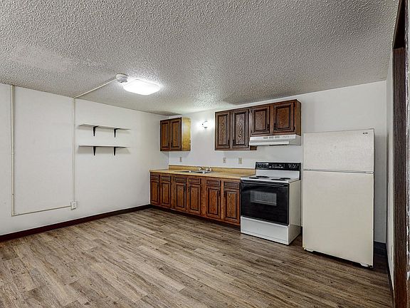 5th image of 320 Stanton Ave