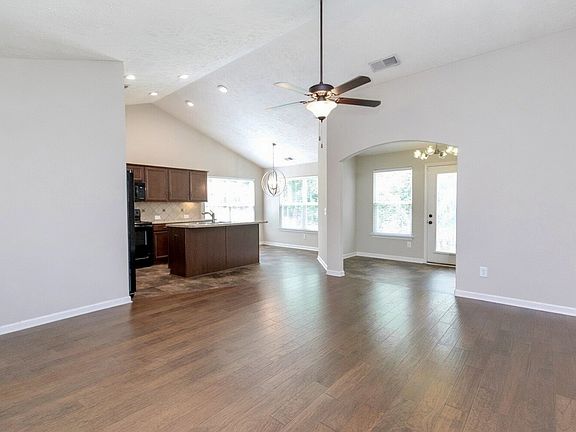 4th image of 395 Devon Chase Hl Unit 6001