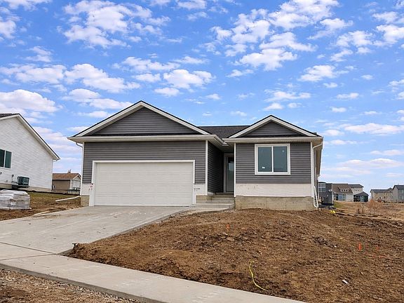 2nd image of 723 W Wright Rd