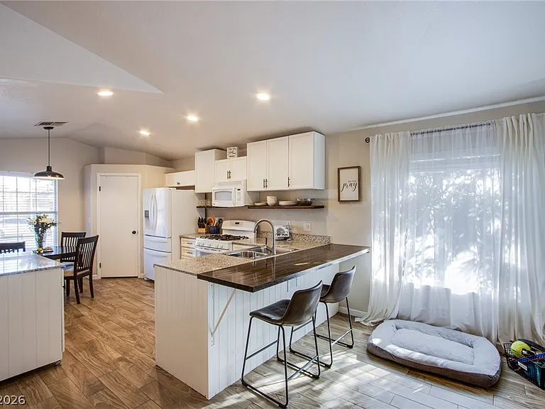 7413 Alpine Ridge St — Photo 8