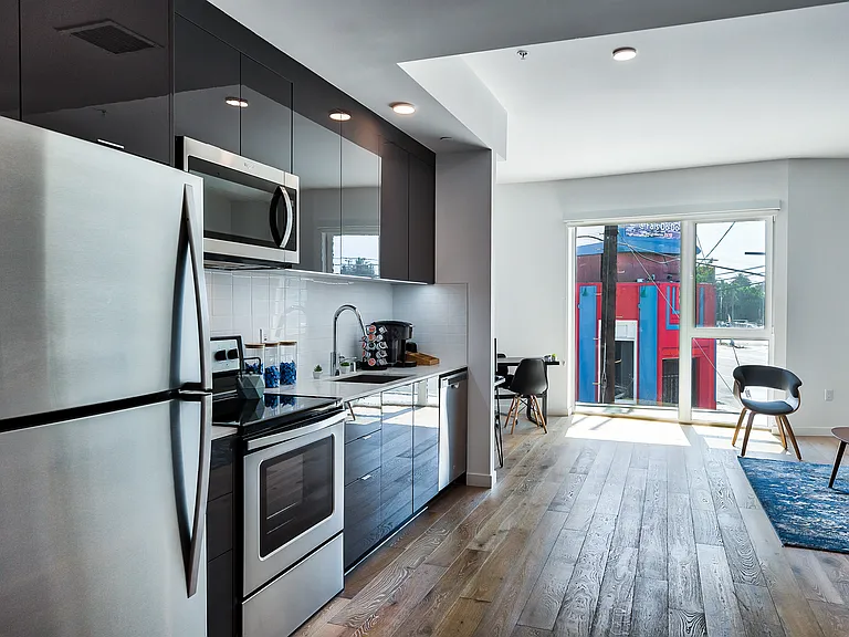 5263 W Adams Blvd #212 — Photo 4