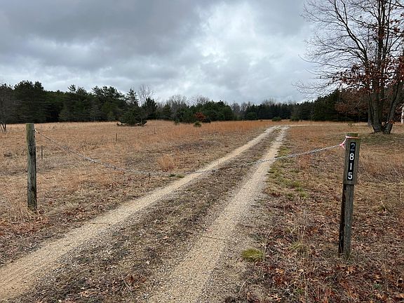 3rd image of 2815 E Michigan St