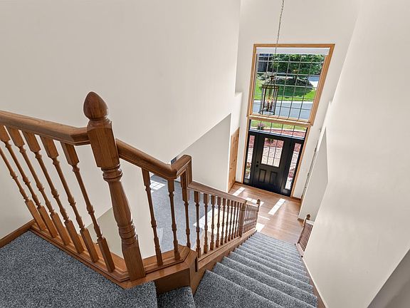 3rd image of 17168 Bainbridge Dr