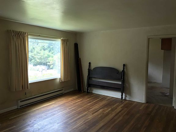 4th image of 26 Young St