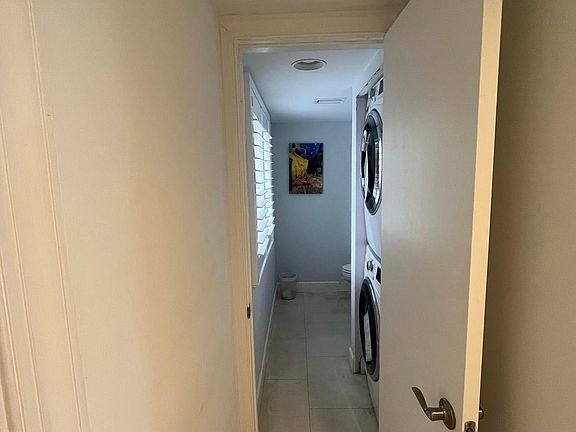 4th image of 5570 SW 70th Pl S