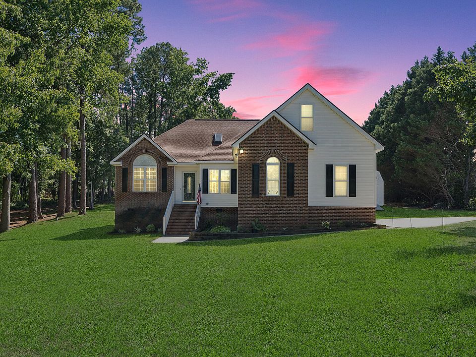1st image of 719 Rudy Dr