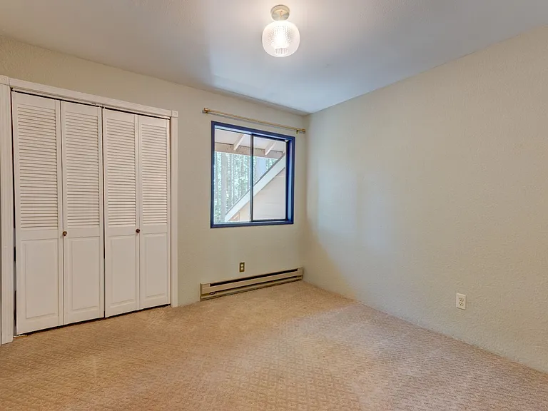 1638 Fern Pl — Photo 10