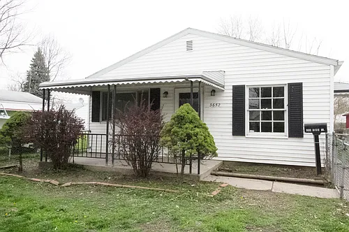 3652 Dixie Dr — Photo 1