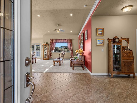 5th image of 569 SE Nugget Ln