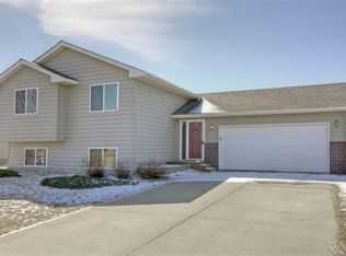 4601 W Antelope Dr, Sioux Falls, SD 57107