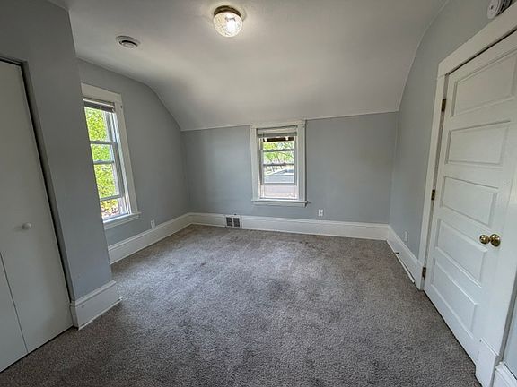 5th image of 3504 Cedar Ave S #2