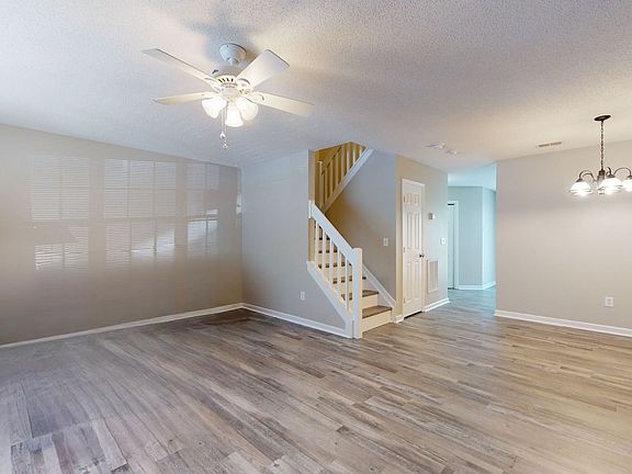 3rd image of 670 Emerald Cove Dr
