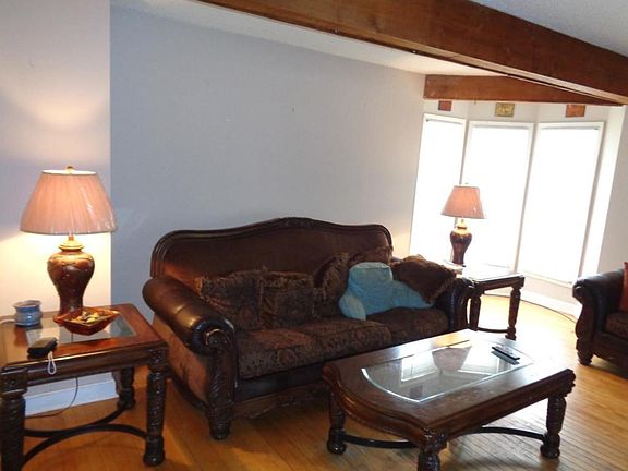 5th image of 1283 Thomas Ave