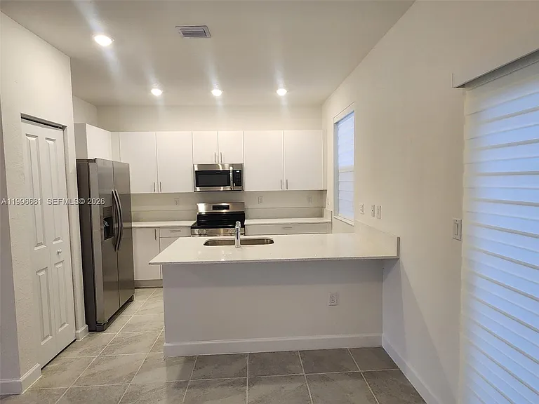 2429 SE 28th Dr #2429 — Photo 6
