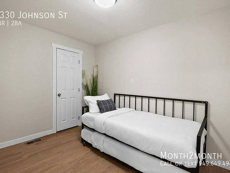 5330 Johnson St — Photo 16