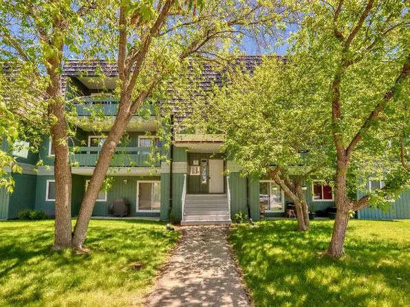 315 E Southampton Dr SW #7102, Calgary, AB T2W 2T6