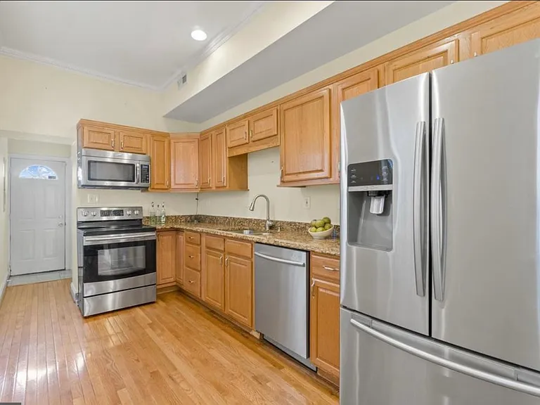 128 W Fort Ave — Photo 4