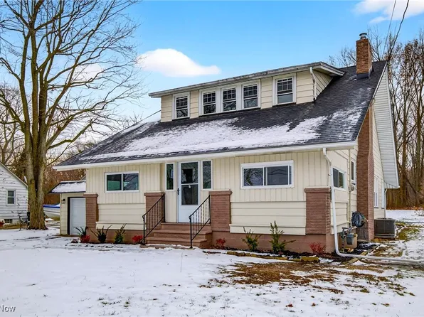 2250 Eschtruth St, Elyria, OH 44035