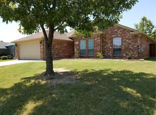 536 Thistle Meade Cir, Burleson, TX 76028