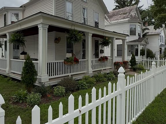 2nd image of 208 Lake Ave