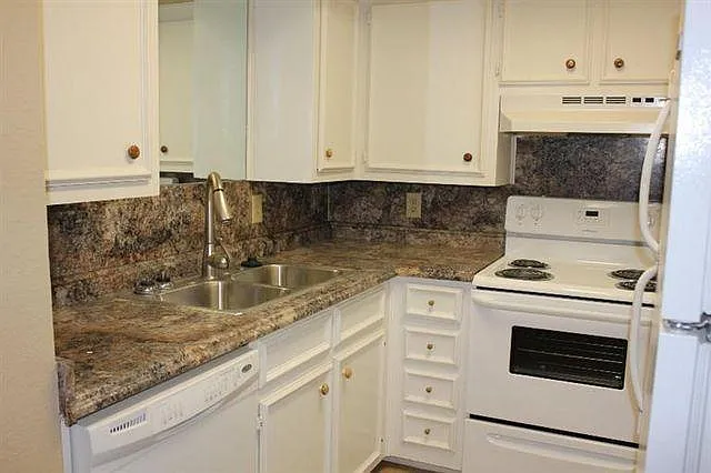 8601 Memphis Dr #28 — Photo 7