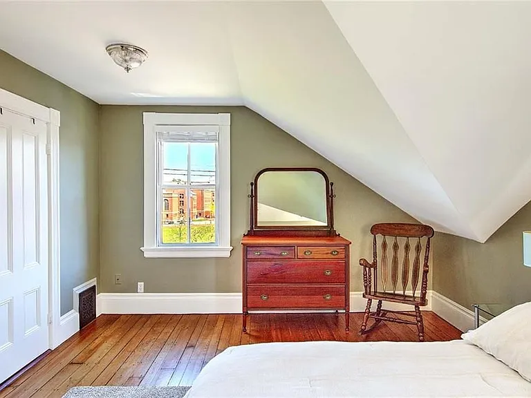 240 Brown St #2 — Photo 40